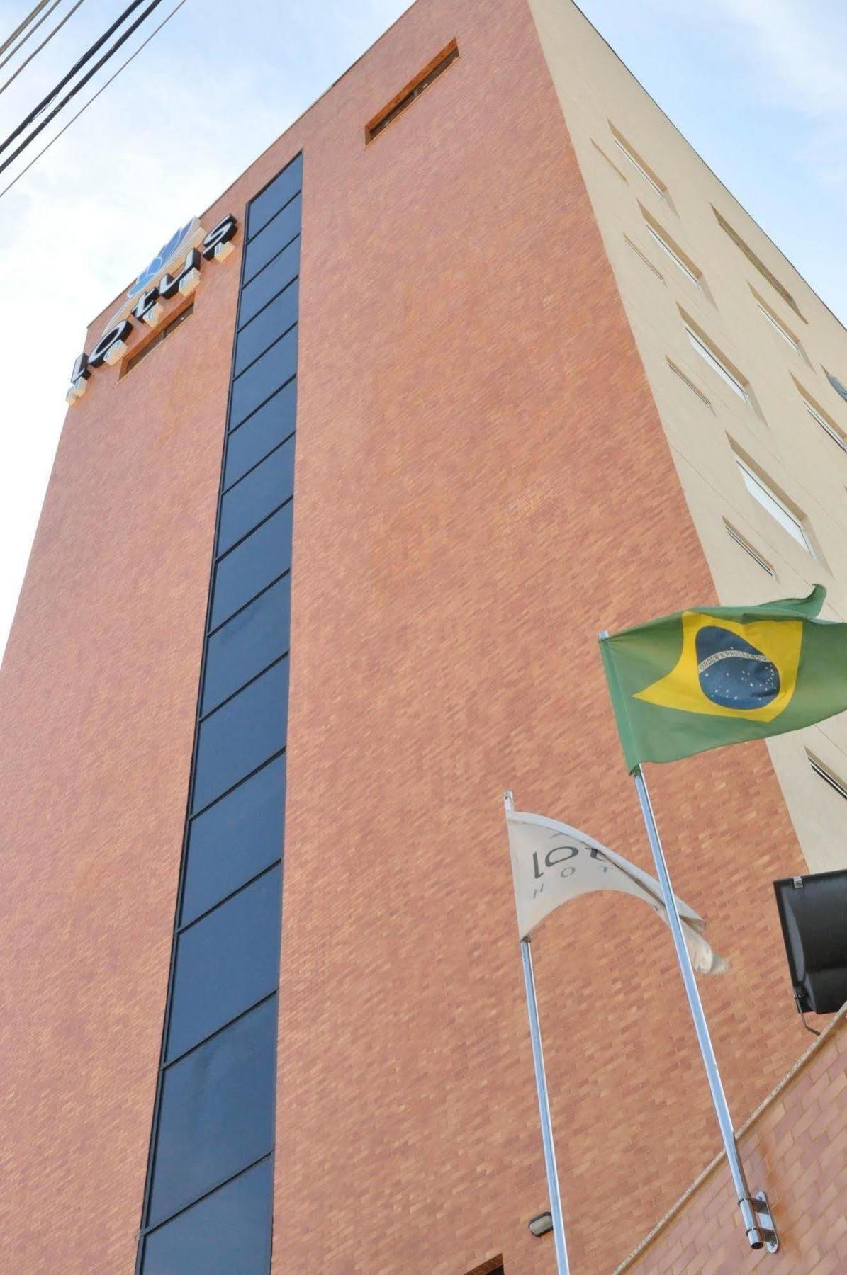 Lotus Hotel - A 6 Km Do Santuario De Aparecida-Sp Guaratinguetá Zewnętrze zdjęcie