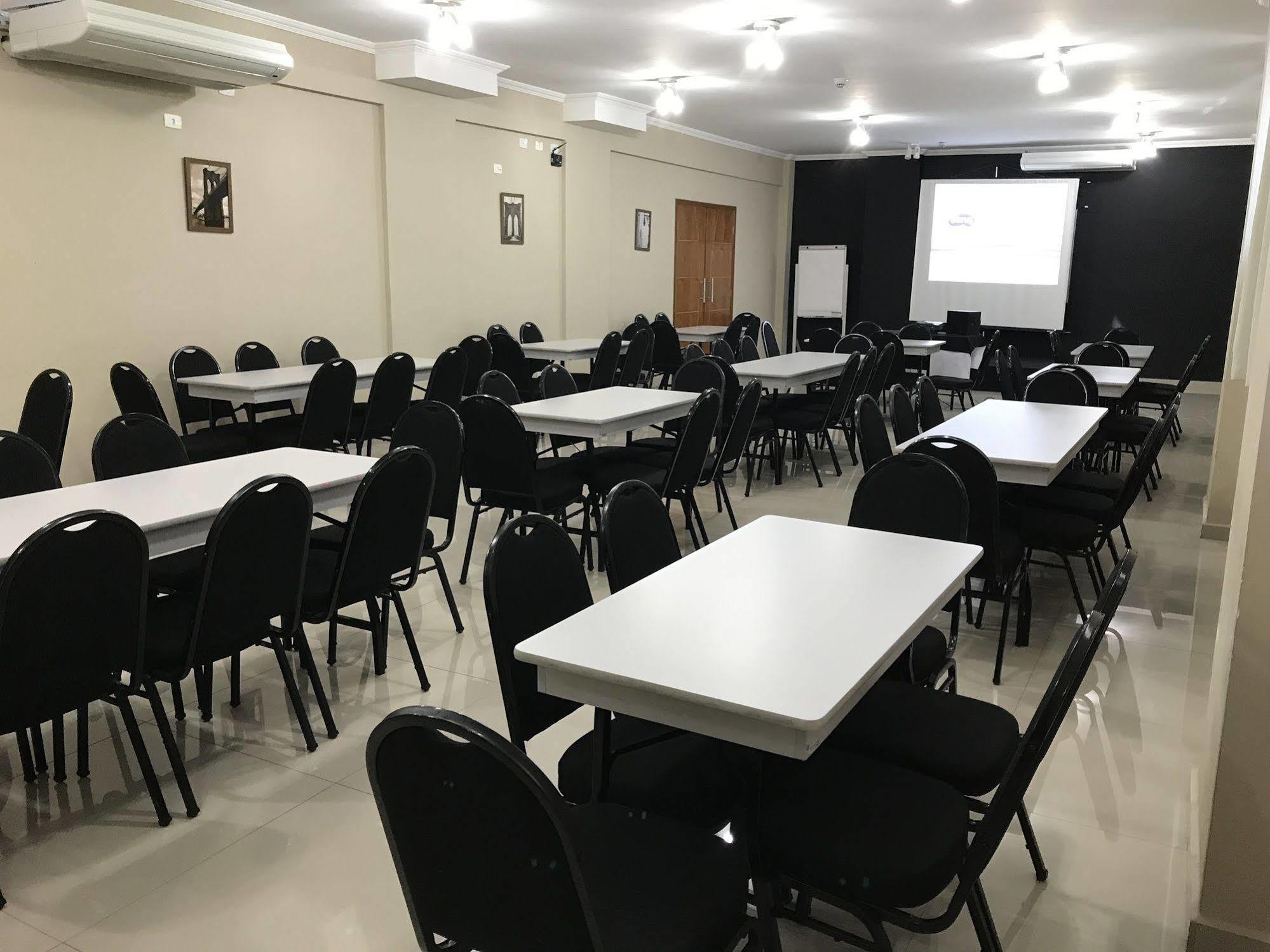 Lotus Hotel - A 6 Km Do Santuario De Aparecida-Sp Guaratinguetá Zewnętrze zdjęcie